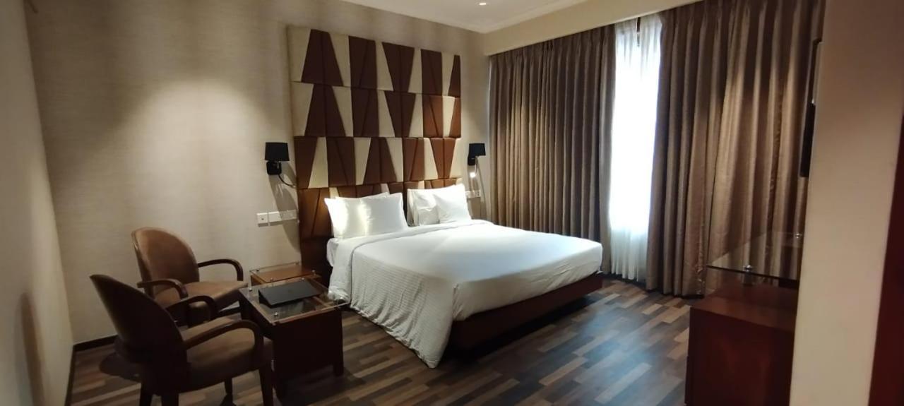 Adiva Residency Beacon, Grant Road, Mumbai Hotell Eksteriør bilde