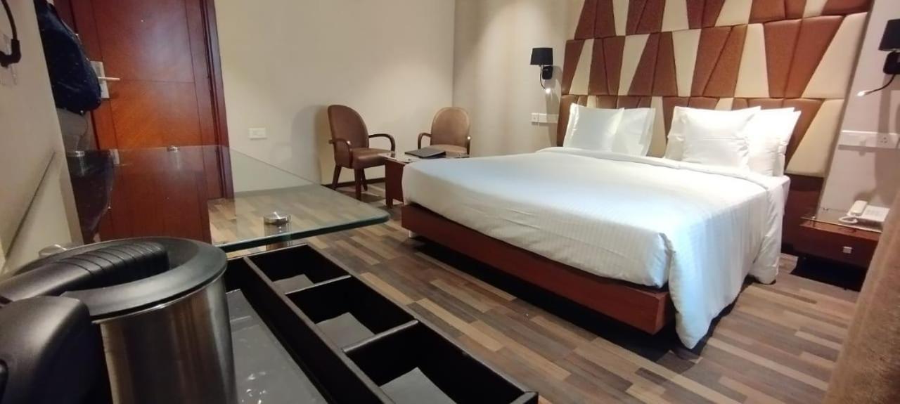 Adiva Residency Beacon, Grant Road, Mumbai Hotell Eksteriør bilde